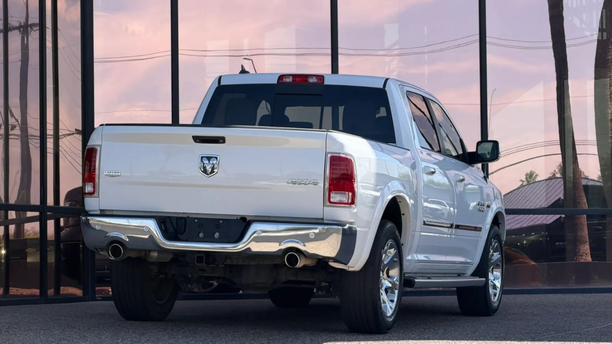 Used 2016 RAM 1500 Laramie w/ Convenience Group AWD/4WD image 14