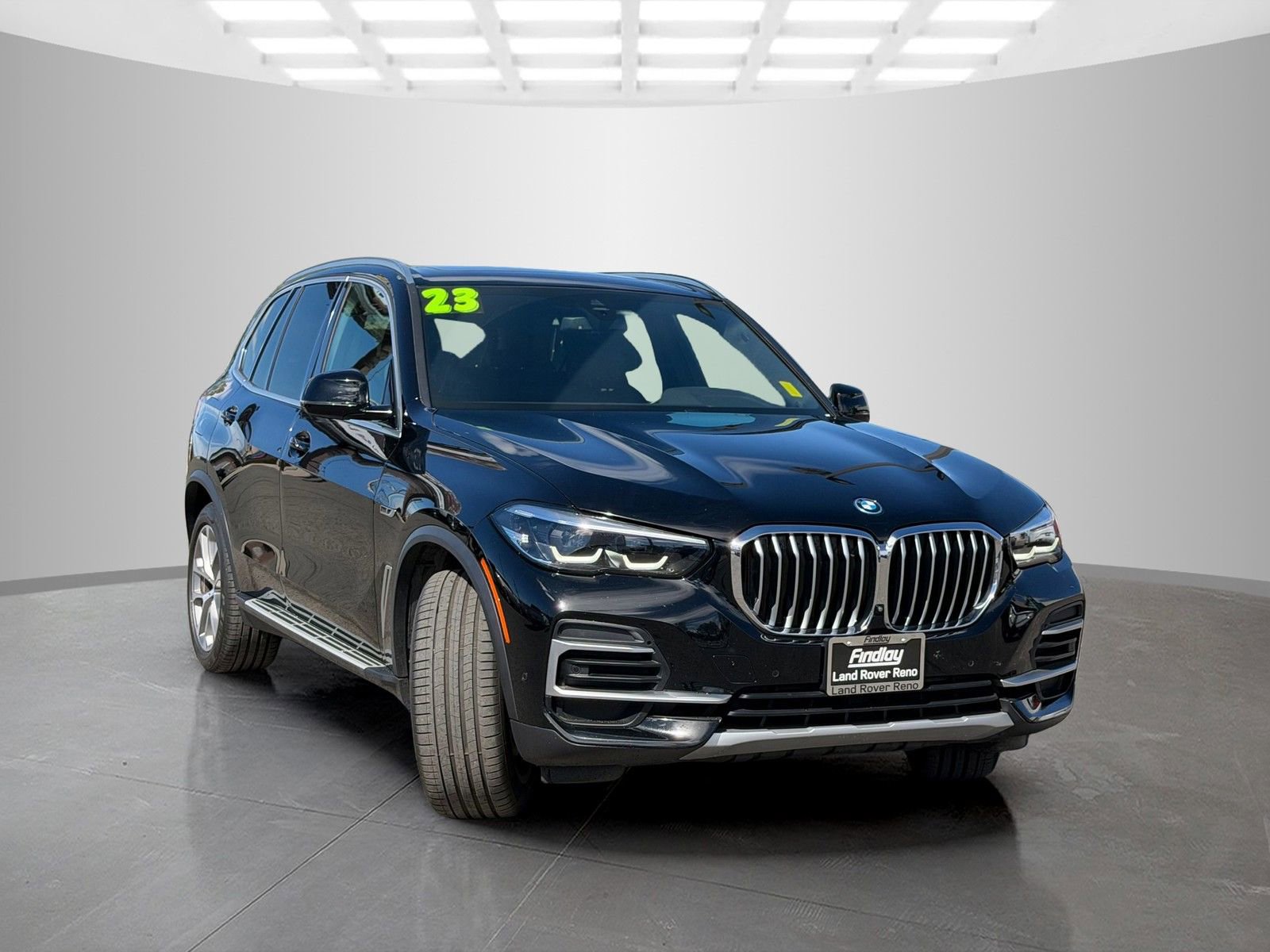Used 2023 BMW X5 xDrive45e image 3
