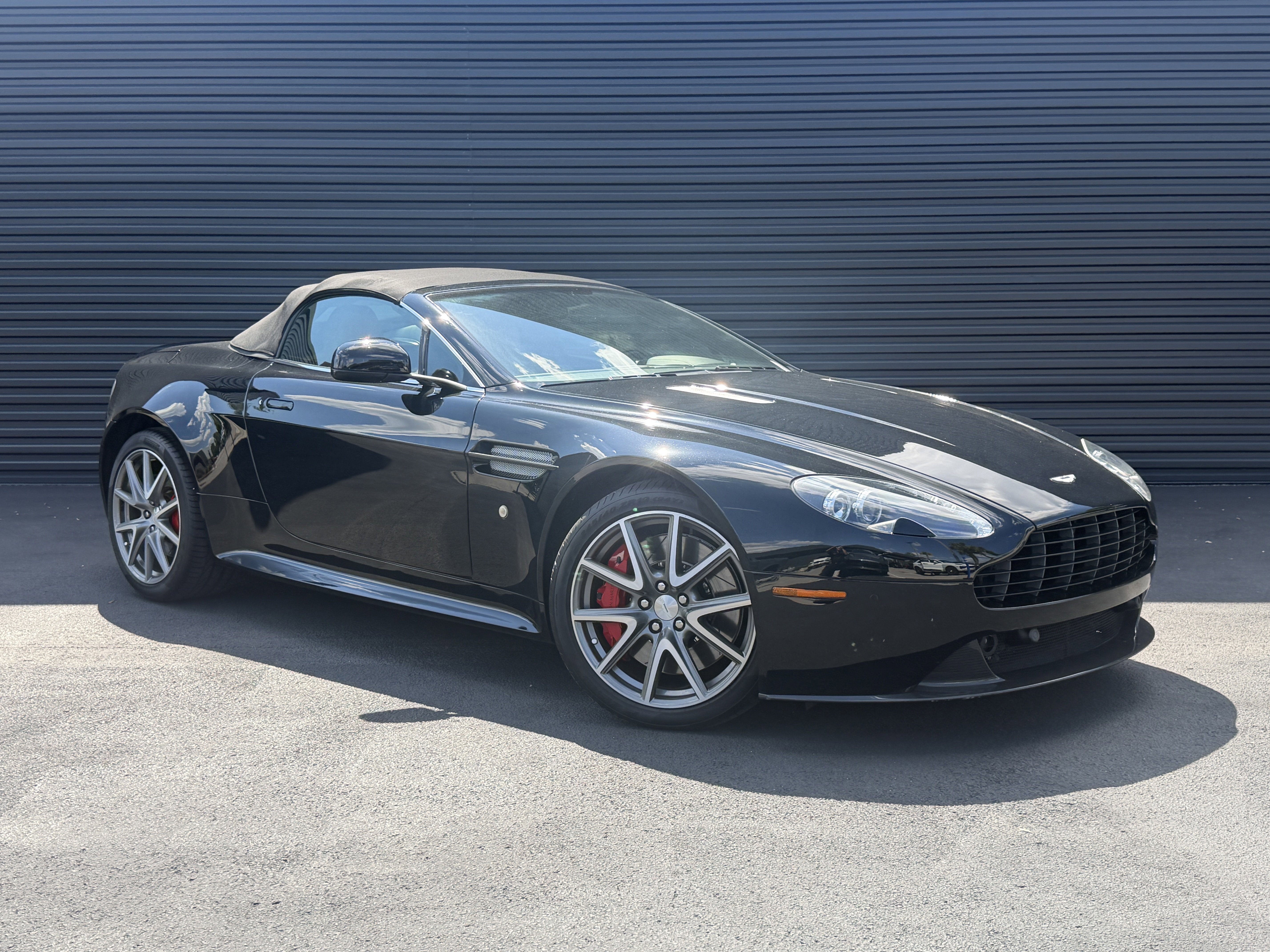 Used 2012 Aston Martin V8 Vantage S RWD image 8