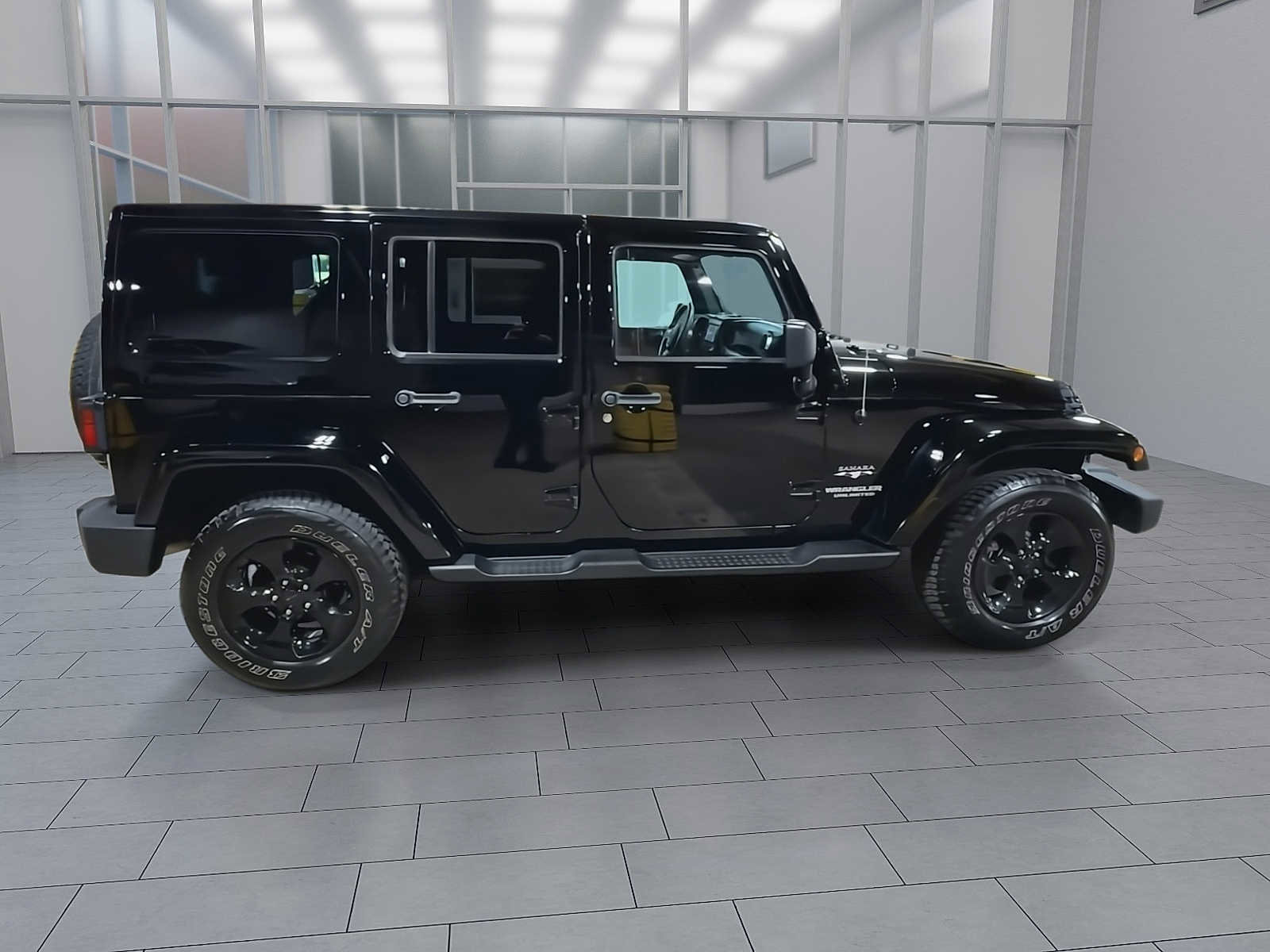 Used 2016 Jeep Wrangler Unlimited Sahara w/ Connectivity Group AWD/4WD image 5