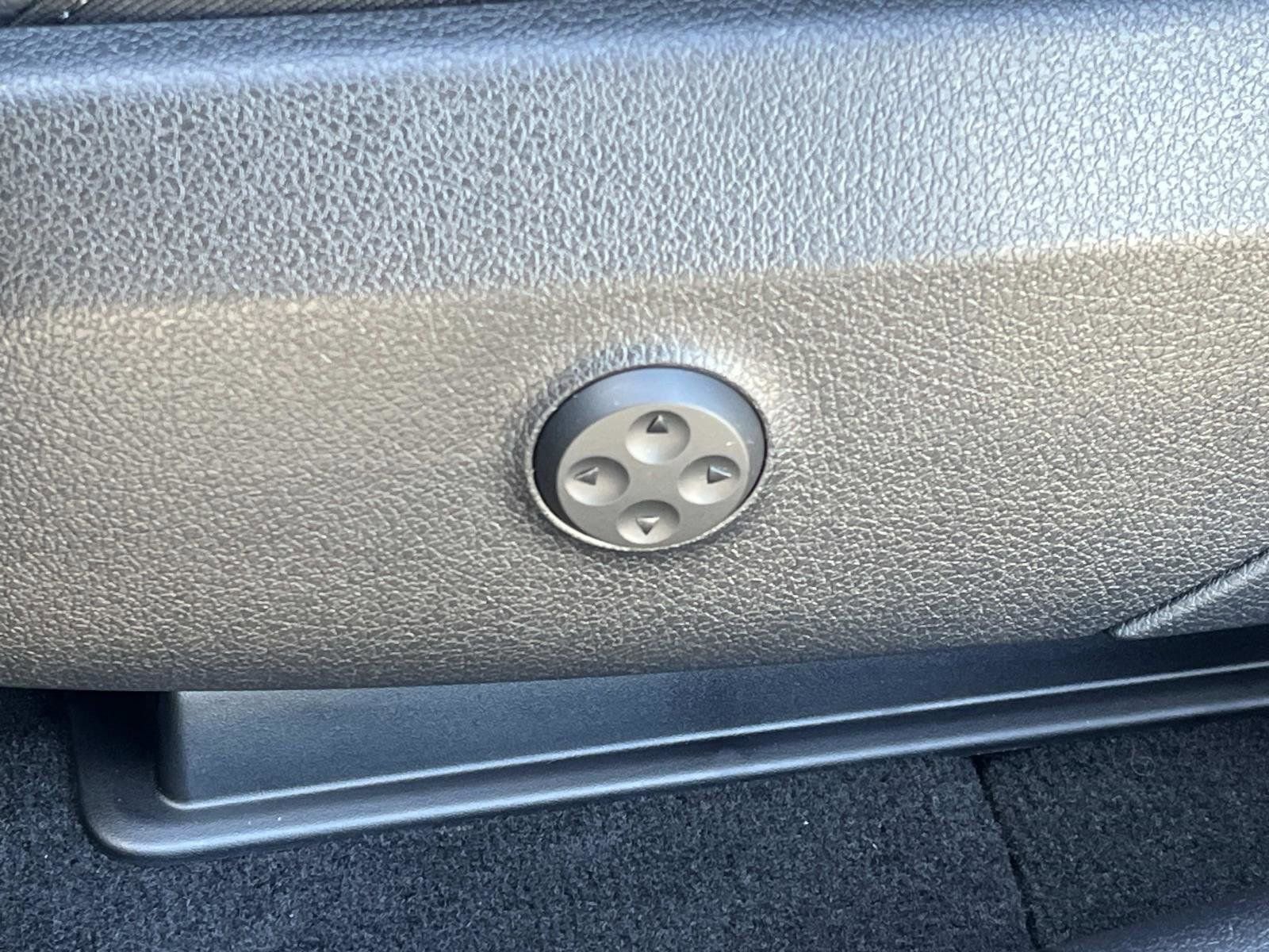 Certified 2025 Mercedes-Benz GLC 300 image 21