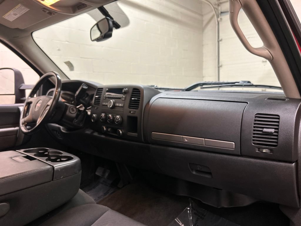 Used 2011 GMC Sierra 1500 SLE w/ SLE Preferred Package AWD/4WD image 11