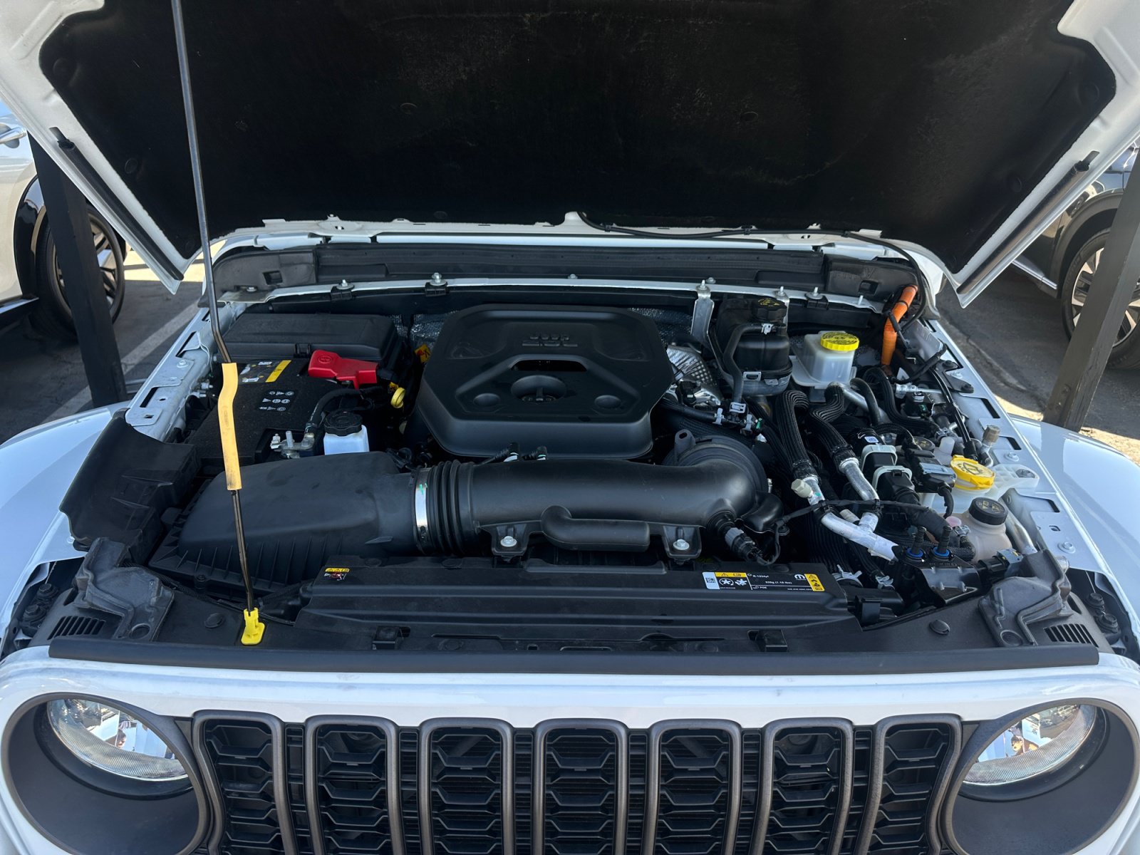 Used 2024 Jeep Wrangler Unlimited w/ Convenience Group AWD/4WD image 16