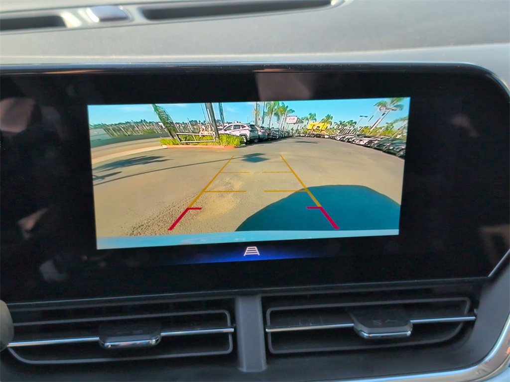 Used 2025 Chevrolet Trax LT w/ LT Convenience Package image 25