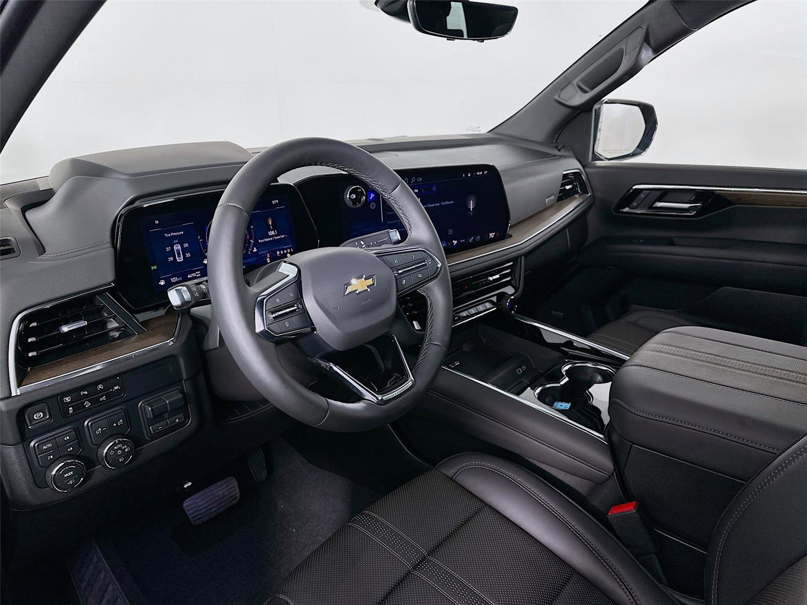 Used 2025 Chevrolet Tahoe High Country image 9