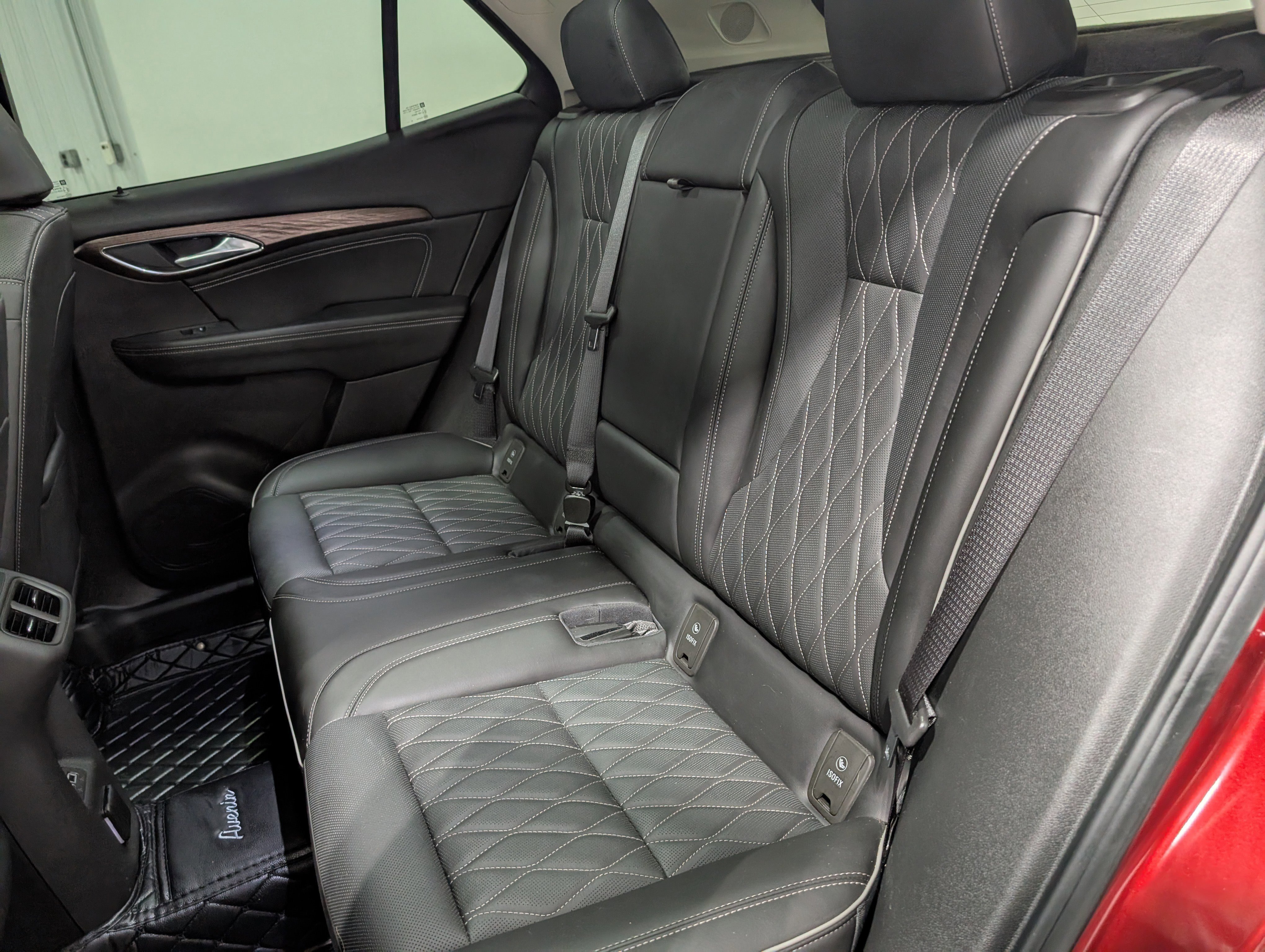 Used 2023 Buick Envision Avenir image 16