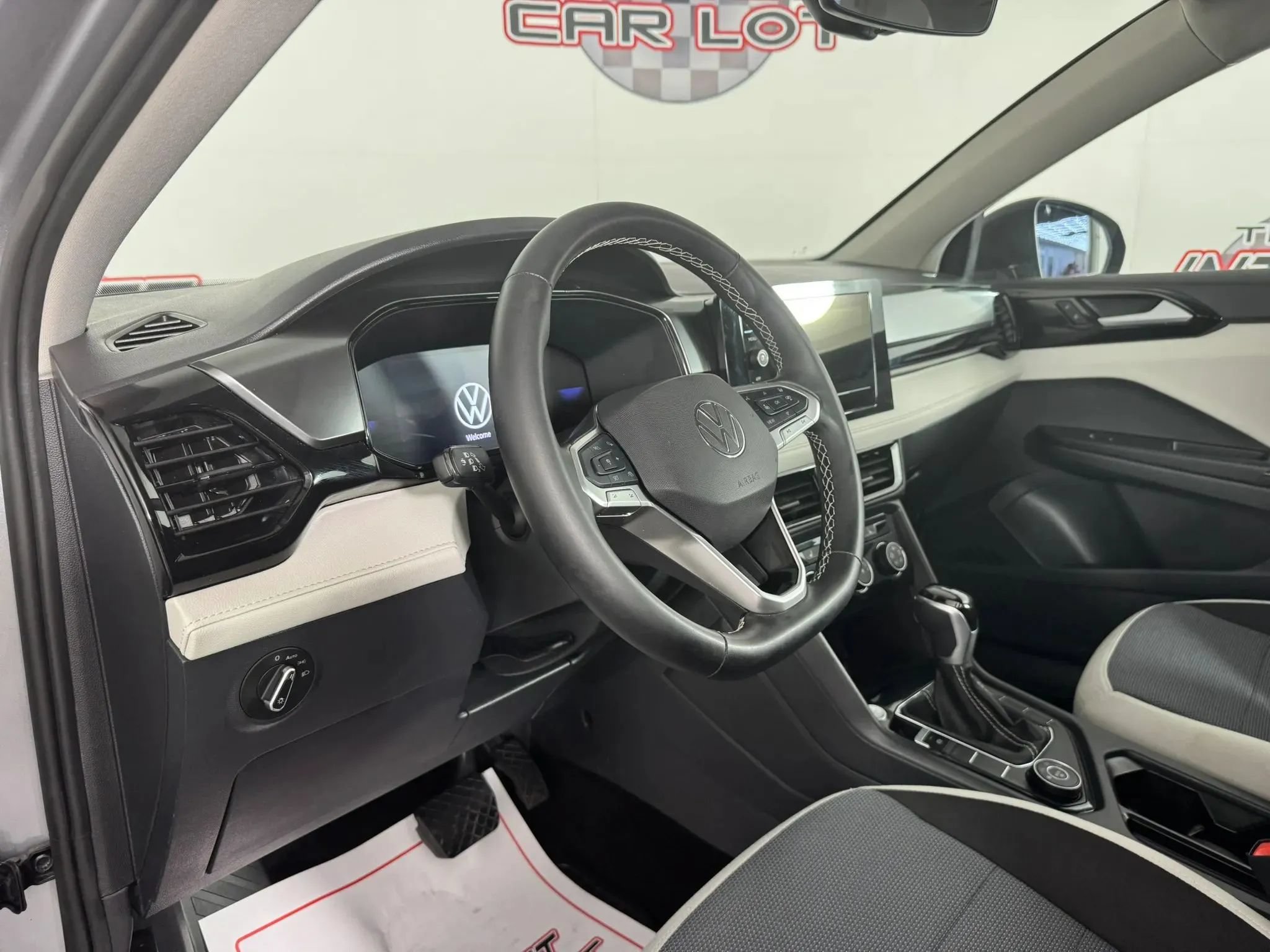 Used 2025 Volkswagen Taos S AWD/4WD image 10