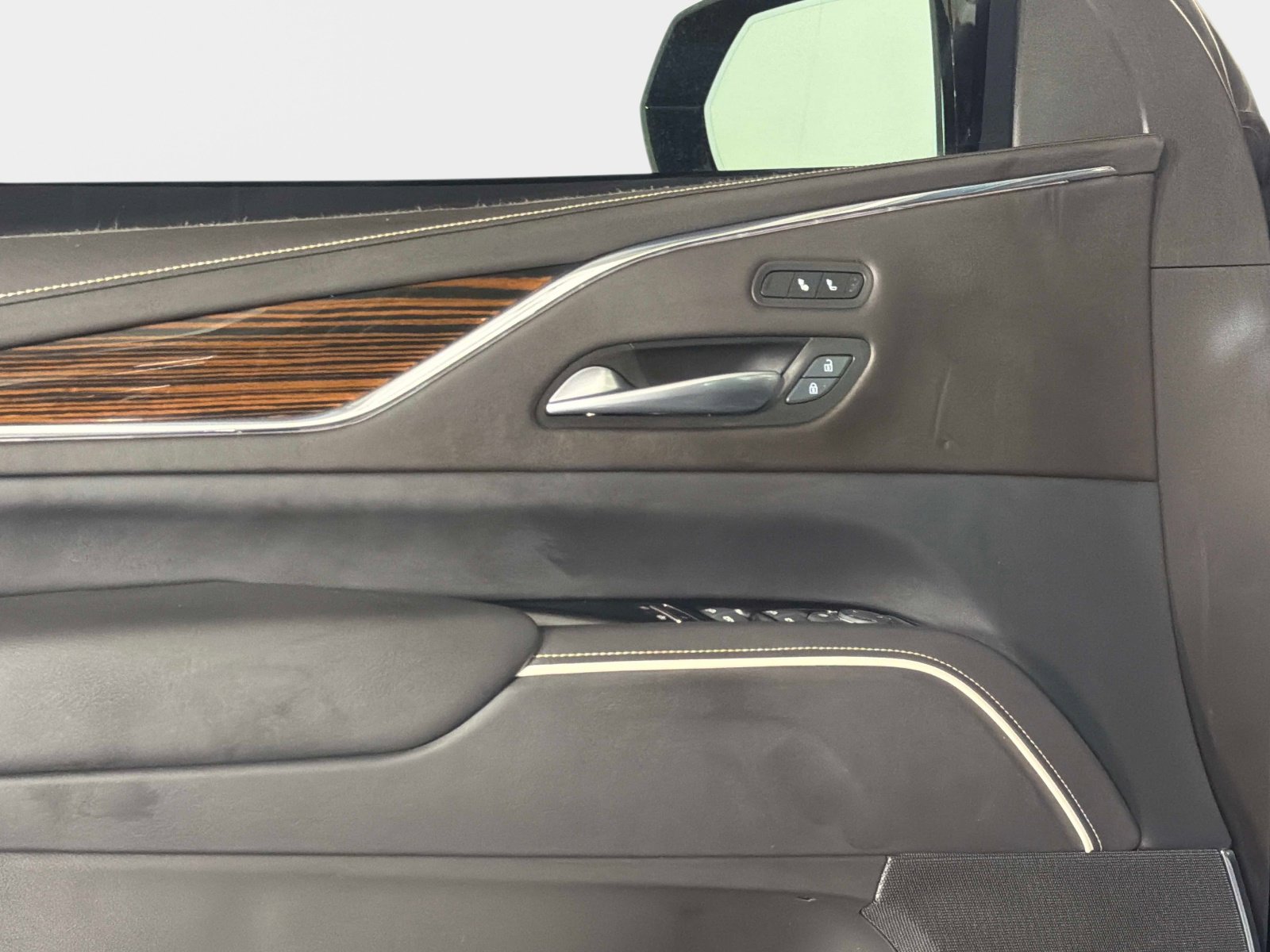 Used 2024 Cadillac Escalade ESV Luxury image 37