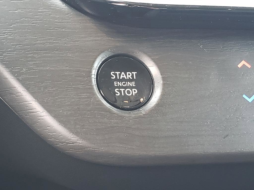 Certified 2025 Nissan Murano SV image 37