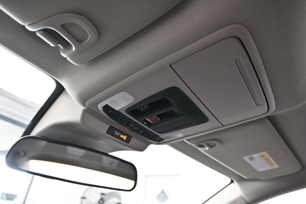 Used 2025 Honda Accord SE image 26
