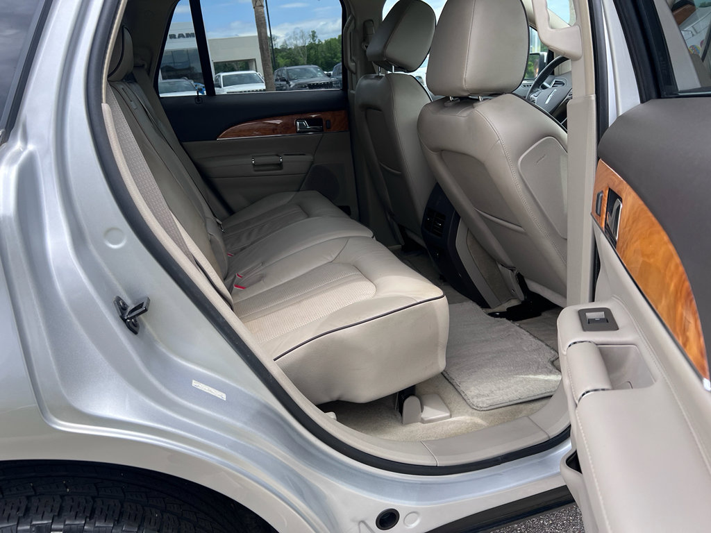 Used 2013 Lincoln MKX FWD image 10