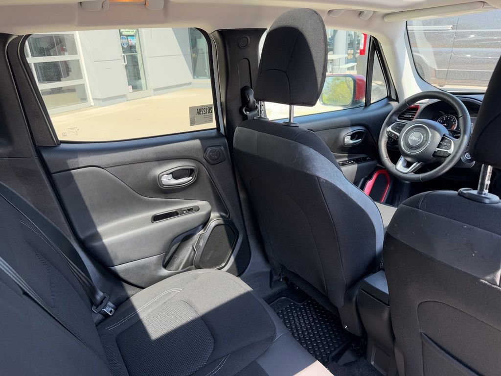 Used 2023 Jeep Renegade Latitude w/ Sun/Sound Group AWD/4WD image 44