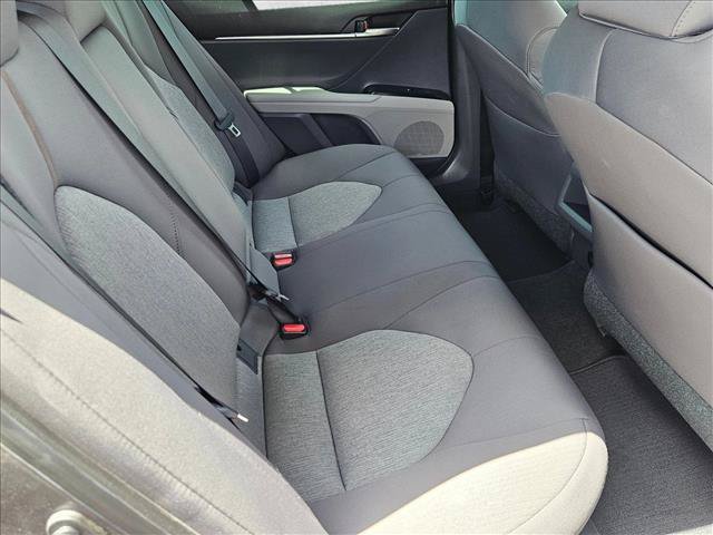 Used 2020 Toyota Camry LE FWD image 17