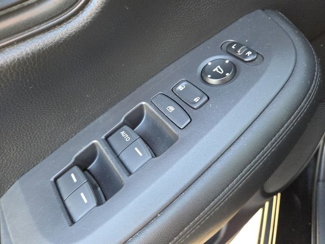 Used 2023 Honda HR-V LX image 9