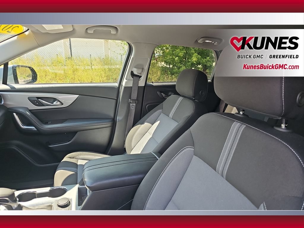 Used 2025 Chevrolet Blazer LT FWD image 26