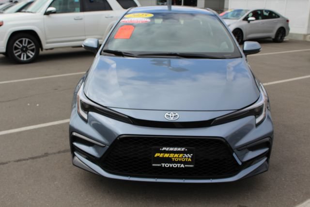 Certified 2025 Toyota Corolla SE FWD image 4