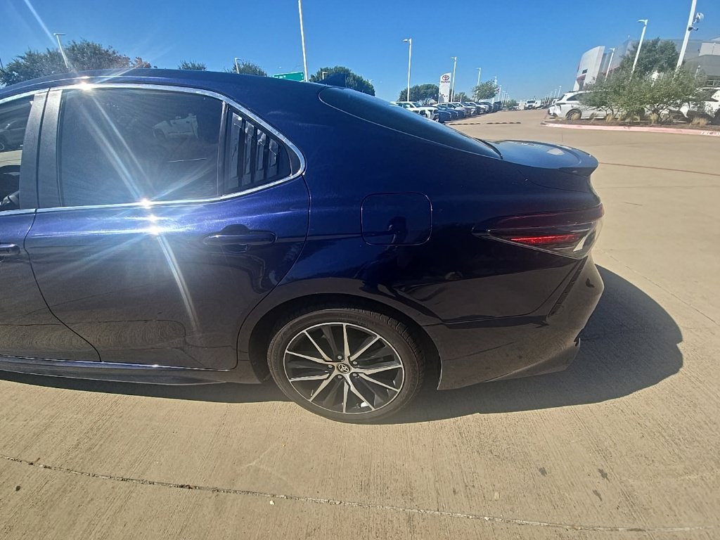Used 2022 Toyota Camry SE FWD image 9