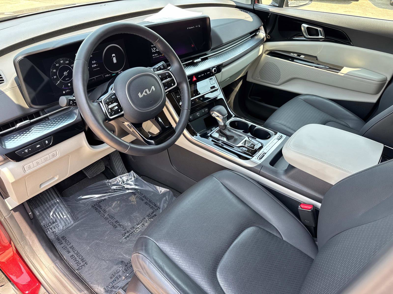 Used 2024 Kia Carnival SX Prestige image 22