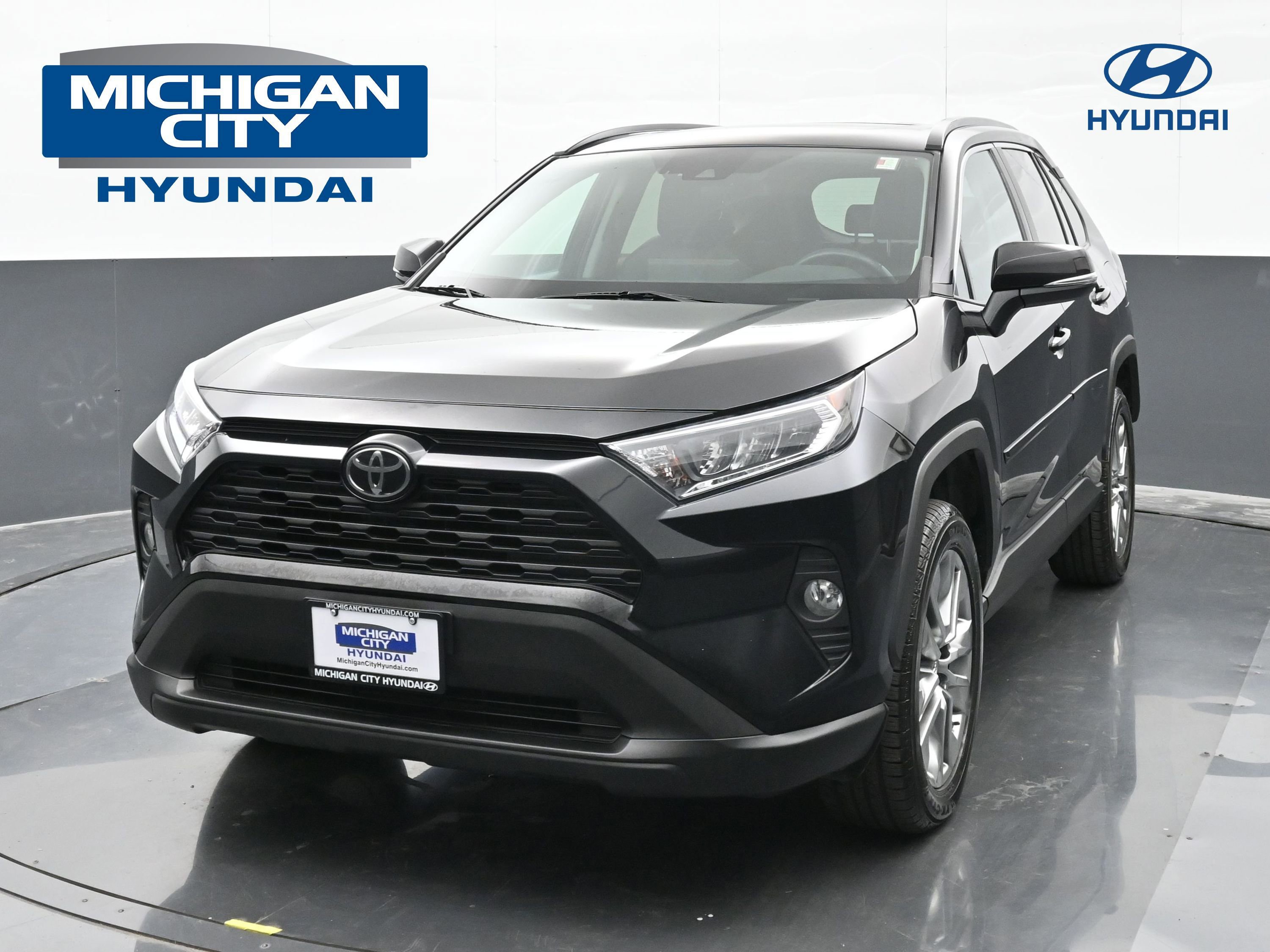 Used 2019 Toyota RAV4 XLE Premium image 1