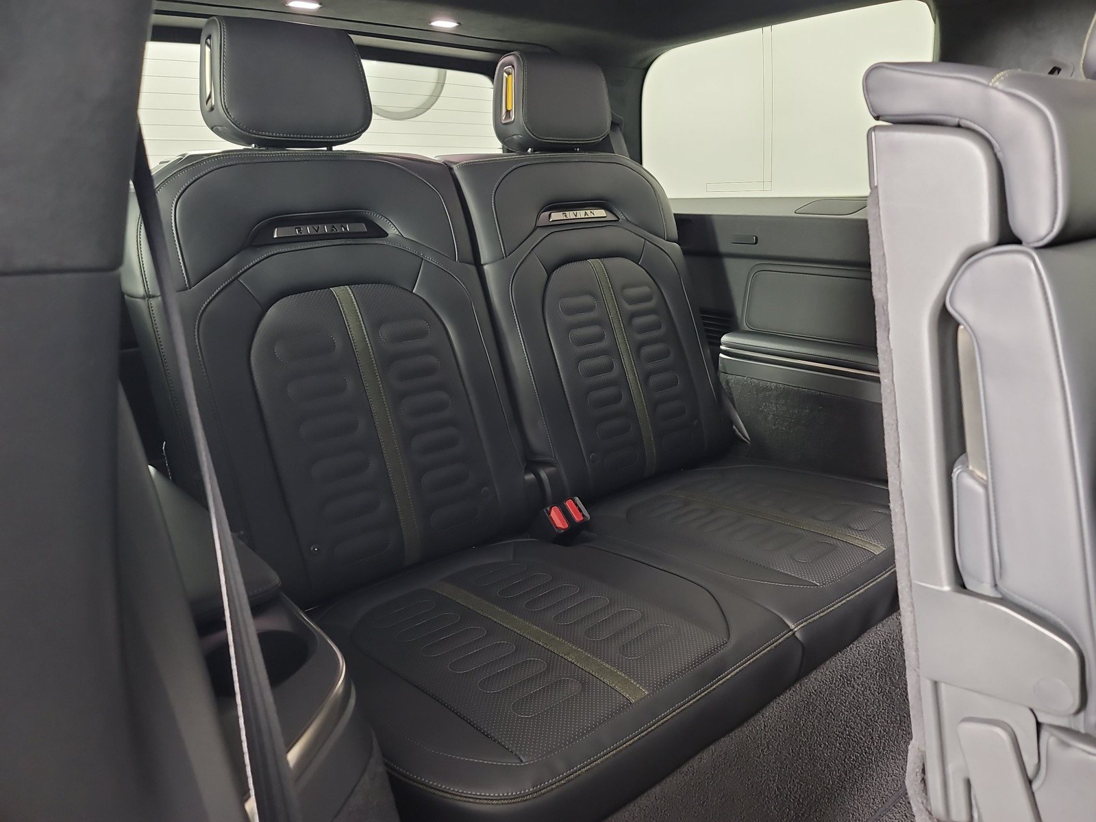 Used 2024 Rivian R1S Adventure AWD/4WD image 25