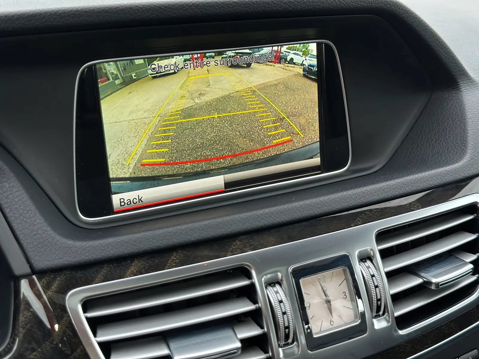 Used 2014 Mercedes-Benz E 550 4MATIC Sedan image 24