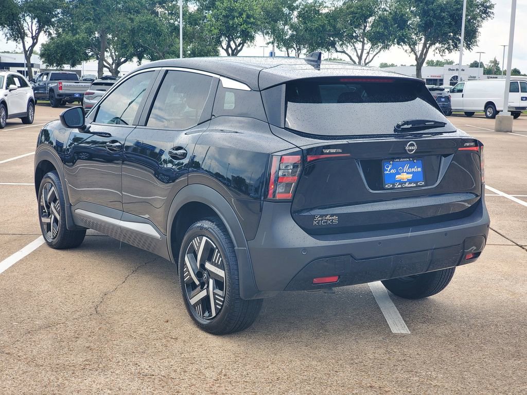 Used 2025 Nissan Kicks SV FWD image 4