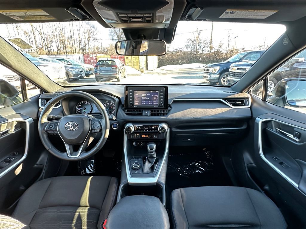 Used 2022 Toyota RAV4 SE w/ Convenience Package image 22