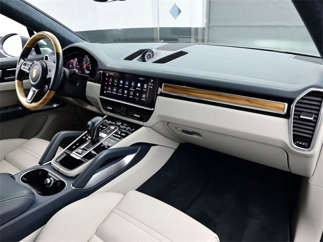 Used 2022 Porsche Cayenne Turbo image 15