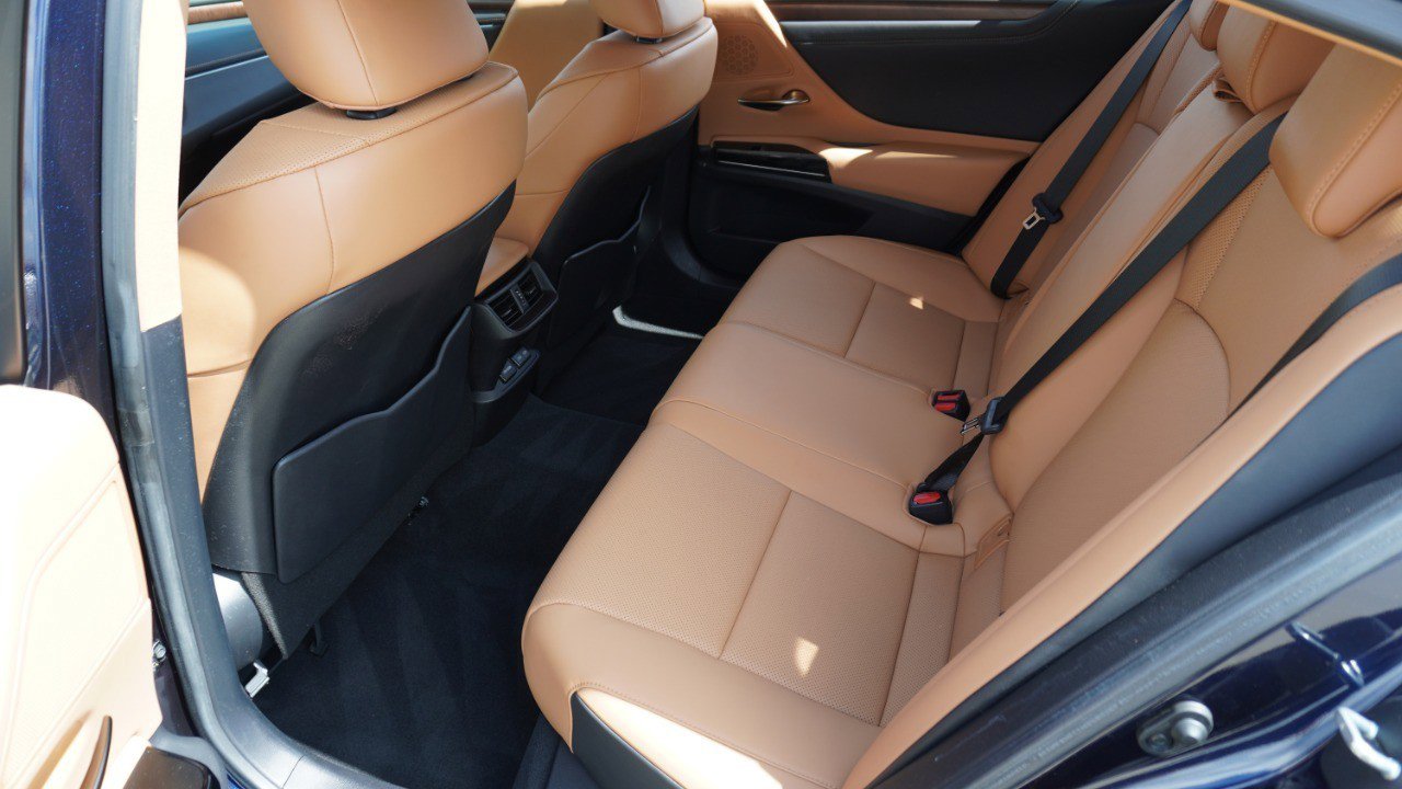 Used 2024 Lexus ES 350 w/ Premium Package image 29