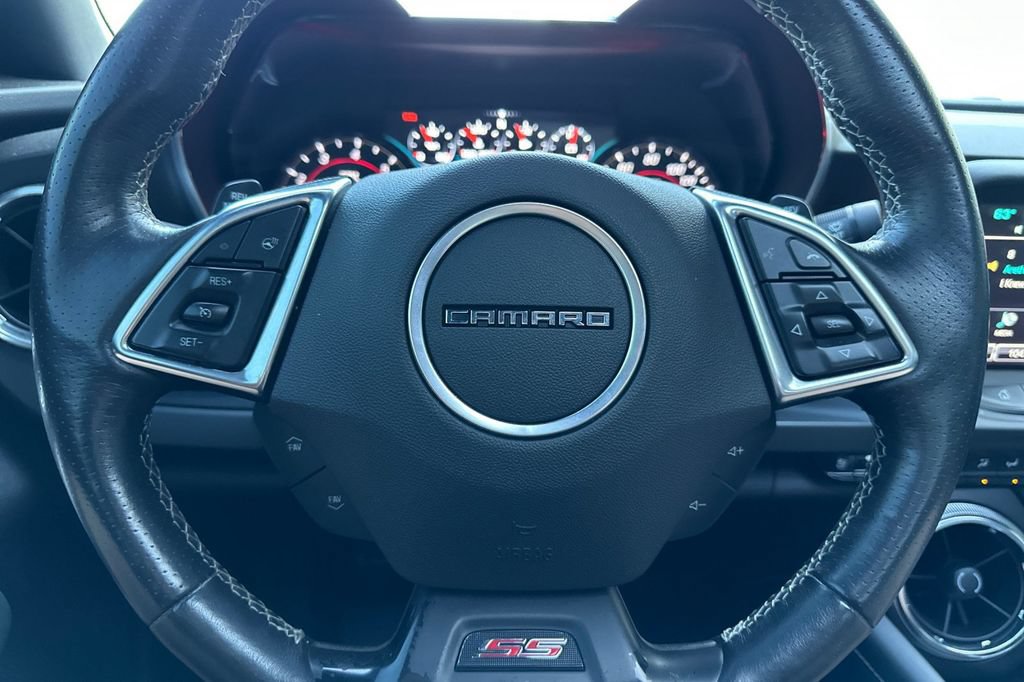 Used 2016 Chevrolet Camaro SS RWD image 21