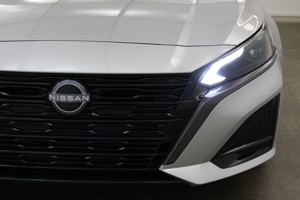 New 2026 Nissan Altima 2.5 SV image 8