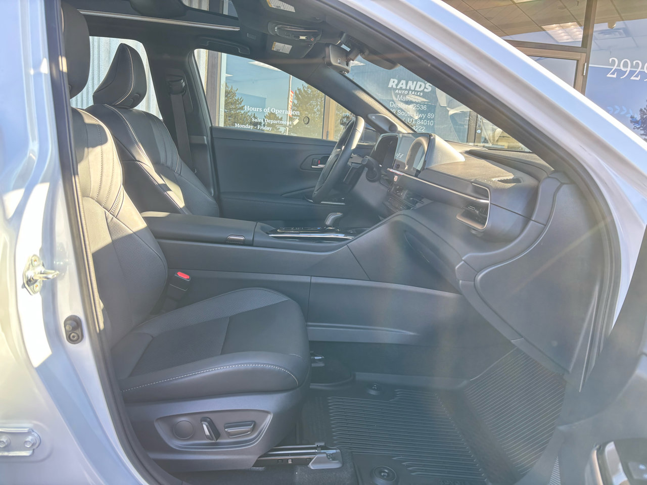 Used 2025 Toyota Crown Platinum image 22