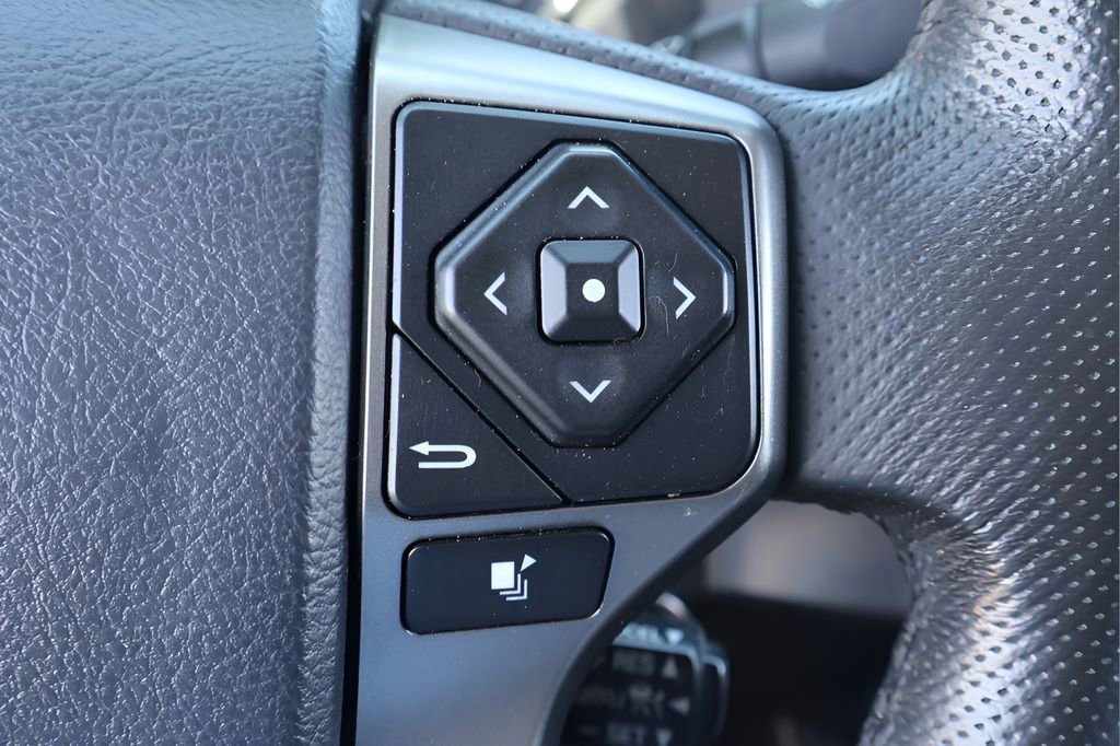 Used 2020 Toyota Tacoma SR5 RWD image 20