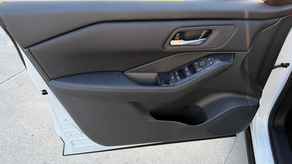 New 2026 Nissan Rogue SV FWD image 11