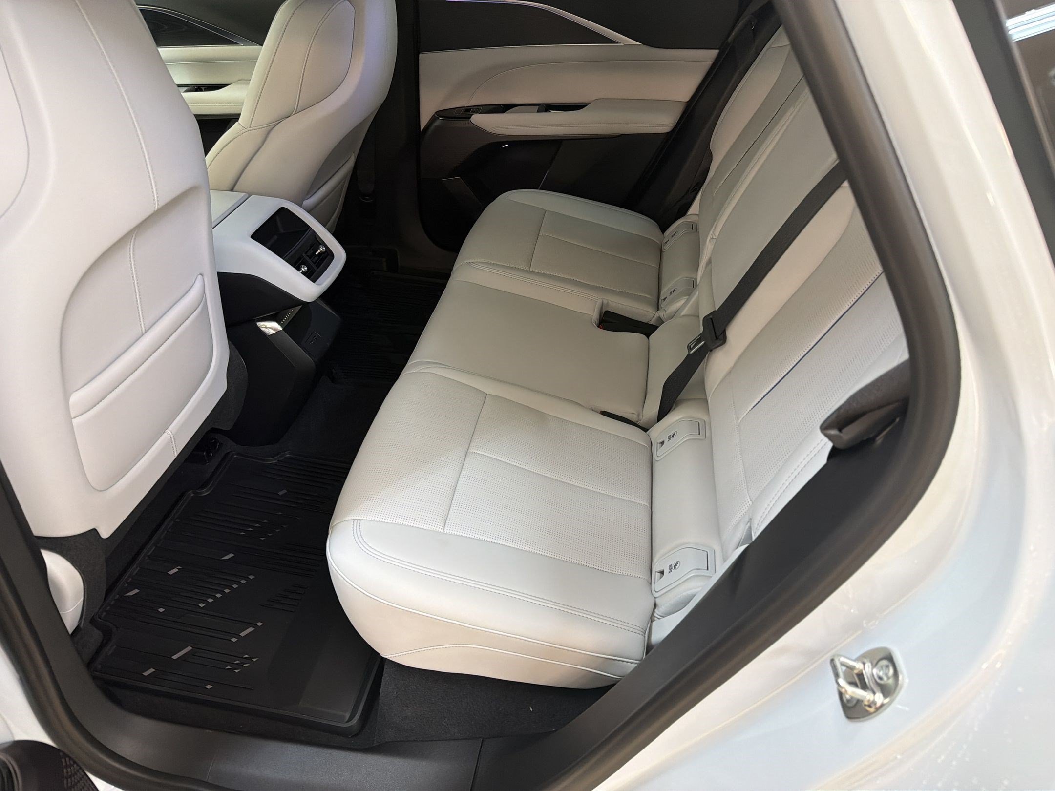 New 2026 Cadillac Lyriq Sport AWD/4WD image 14
