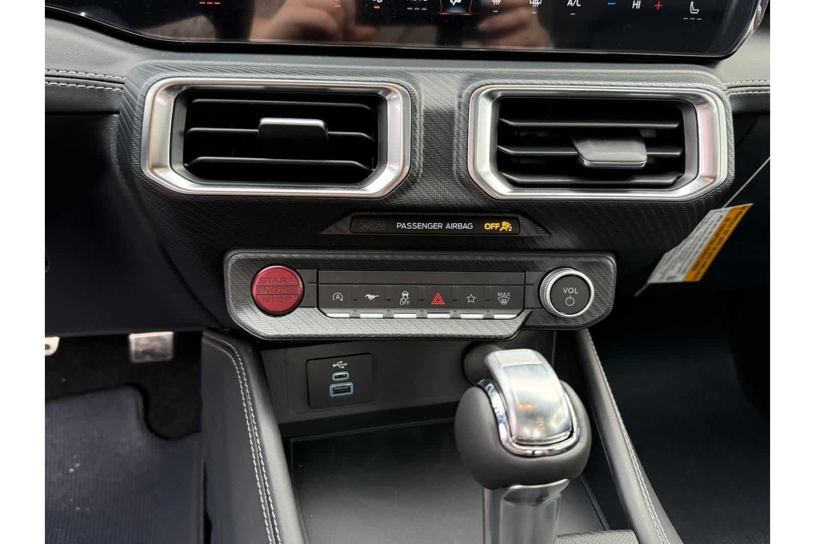 Used 2025 Ford Mustang Premium RWD image 17
