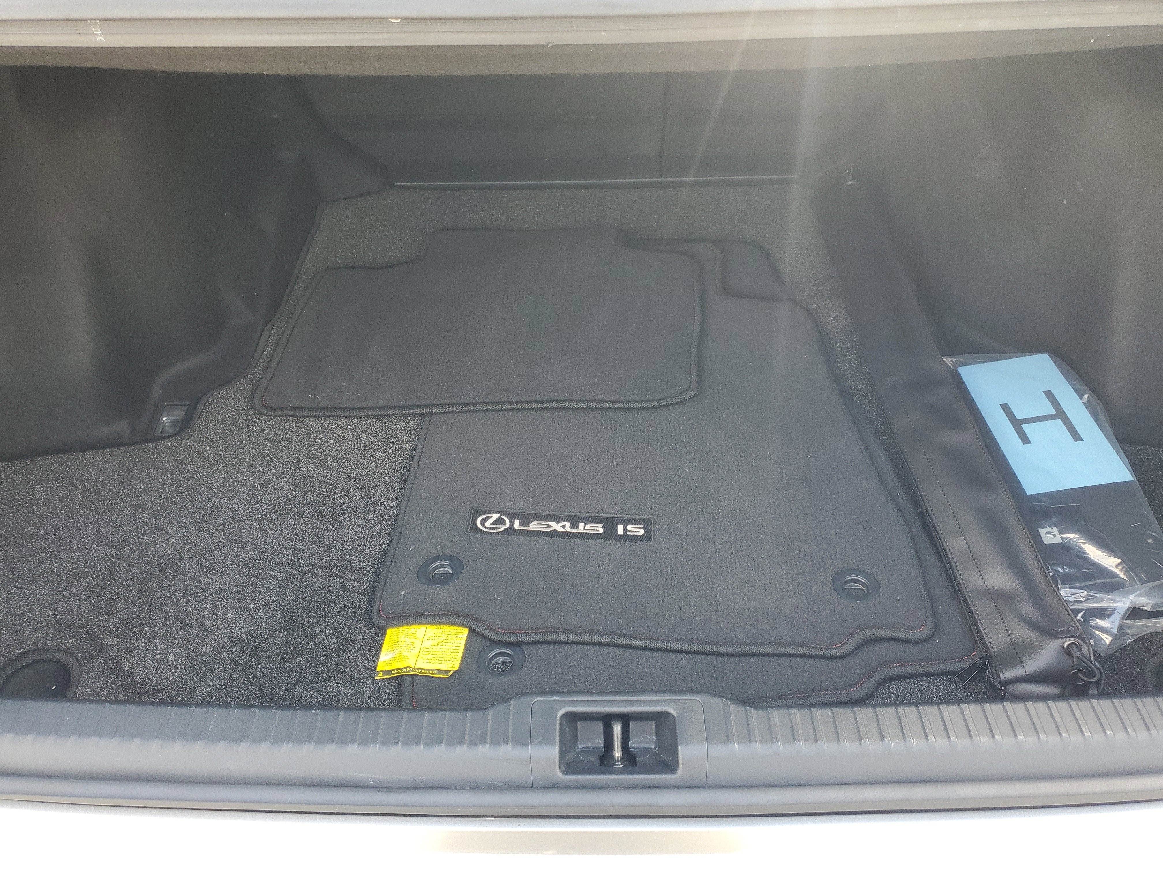 Certified 2023 Lexus IS 300 w/ Comfort Package RWD image 8