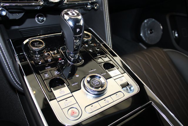 Used 2022 Bentley Flying Spur V8 image 32