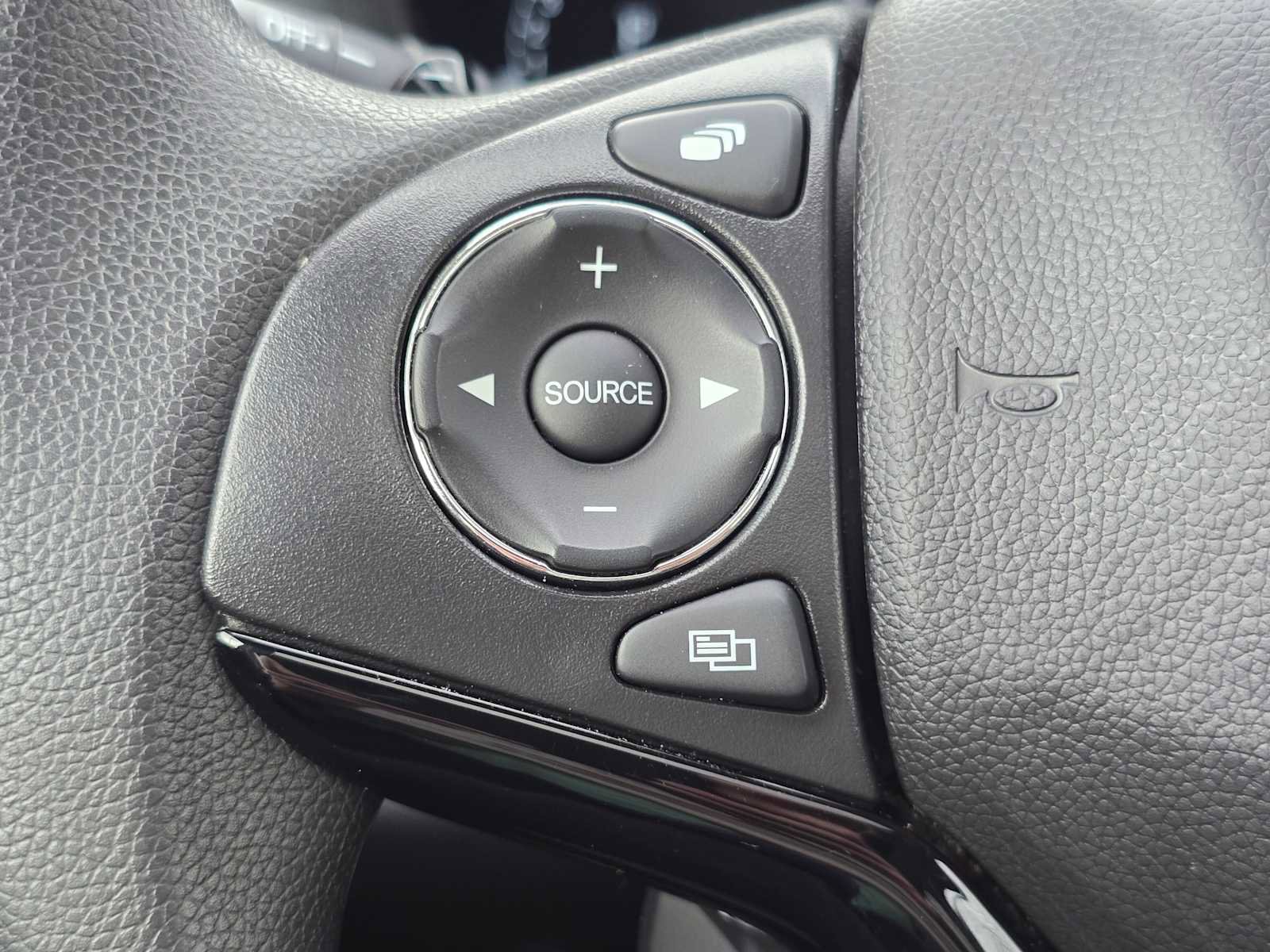 Used 2022 Honda HR-V EX image 35