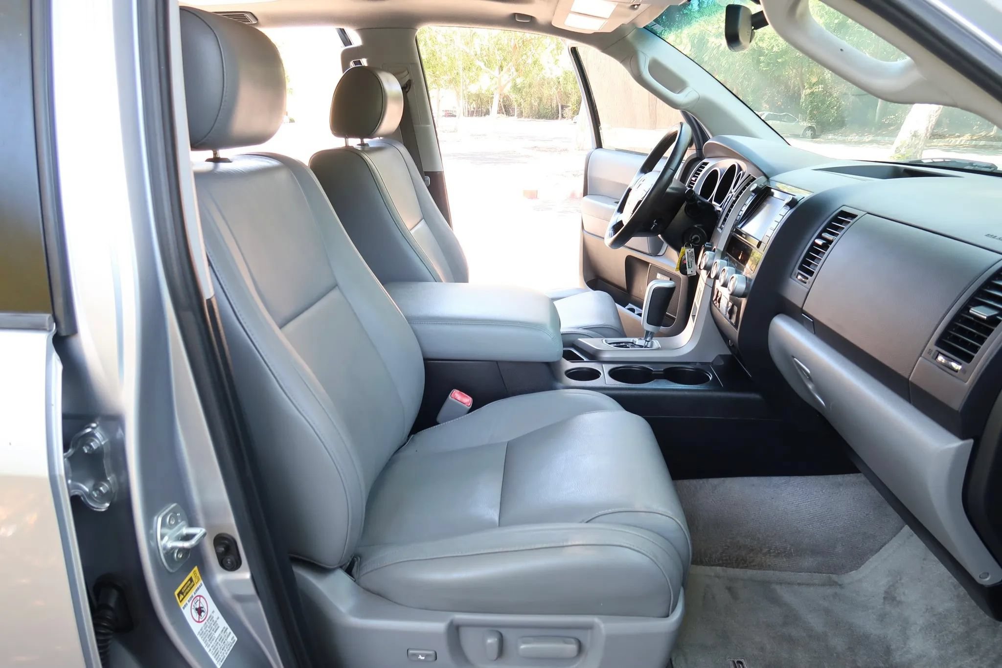 Used 2010 Toyota Sequoia Limited RWD image 24