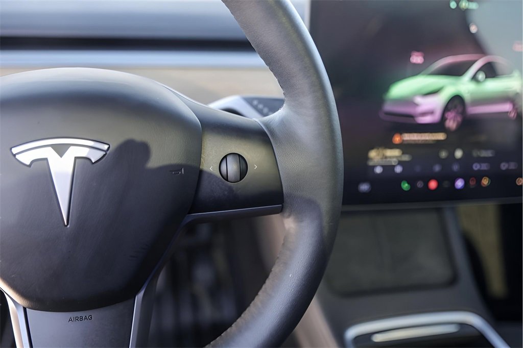 Used 2023 Tesla Model Y Long Range image 15