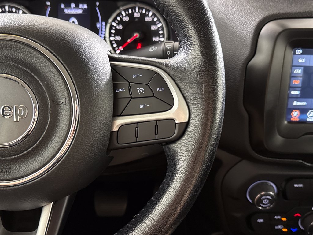 Used 2018 Jeep Renegade Latitude w/ Cold Weather Group AWD/4WD image 16