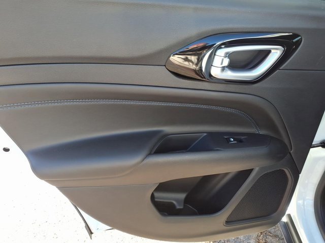 New 2026 Jeep Compass Latitude image 10