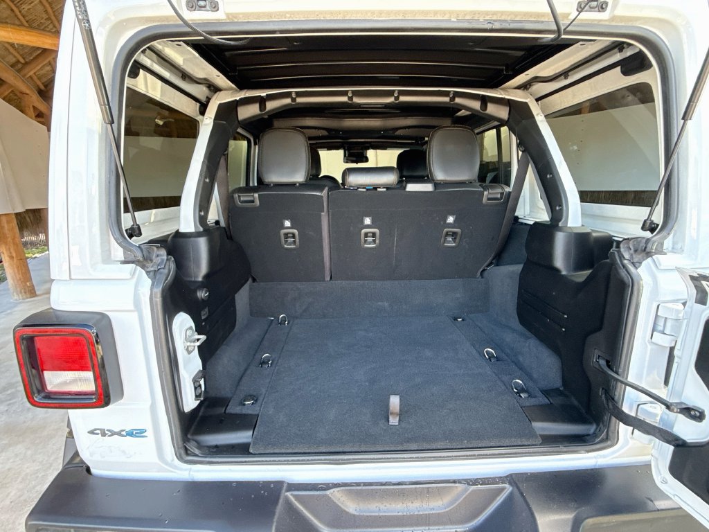 Used 2024 Jeep Wrangler Unlimited AWD/4WD image 30