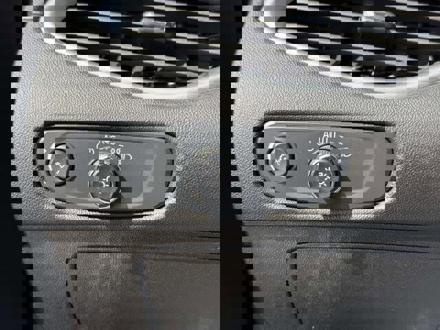 Used 2025 Chevrolet Malibu LT image 17