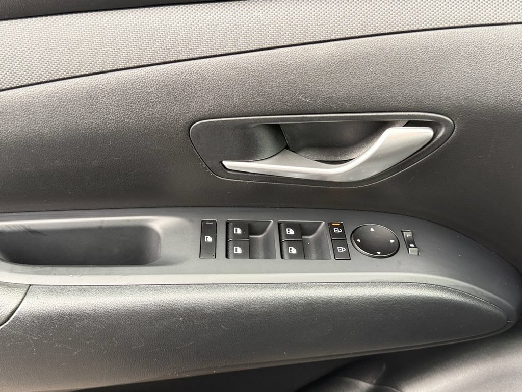 Used 2025 Hyundai Tucson SEL FWD image 11