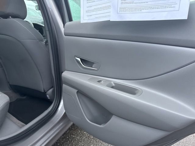 Used 2022 Hyundai Elantra SEL image 11