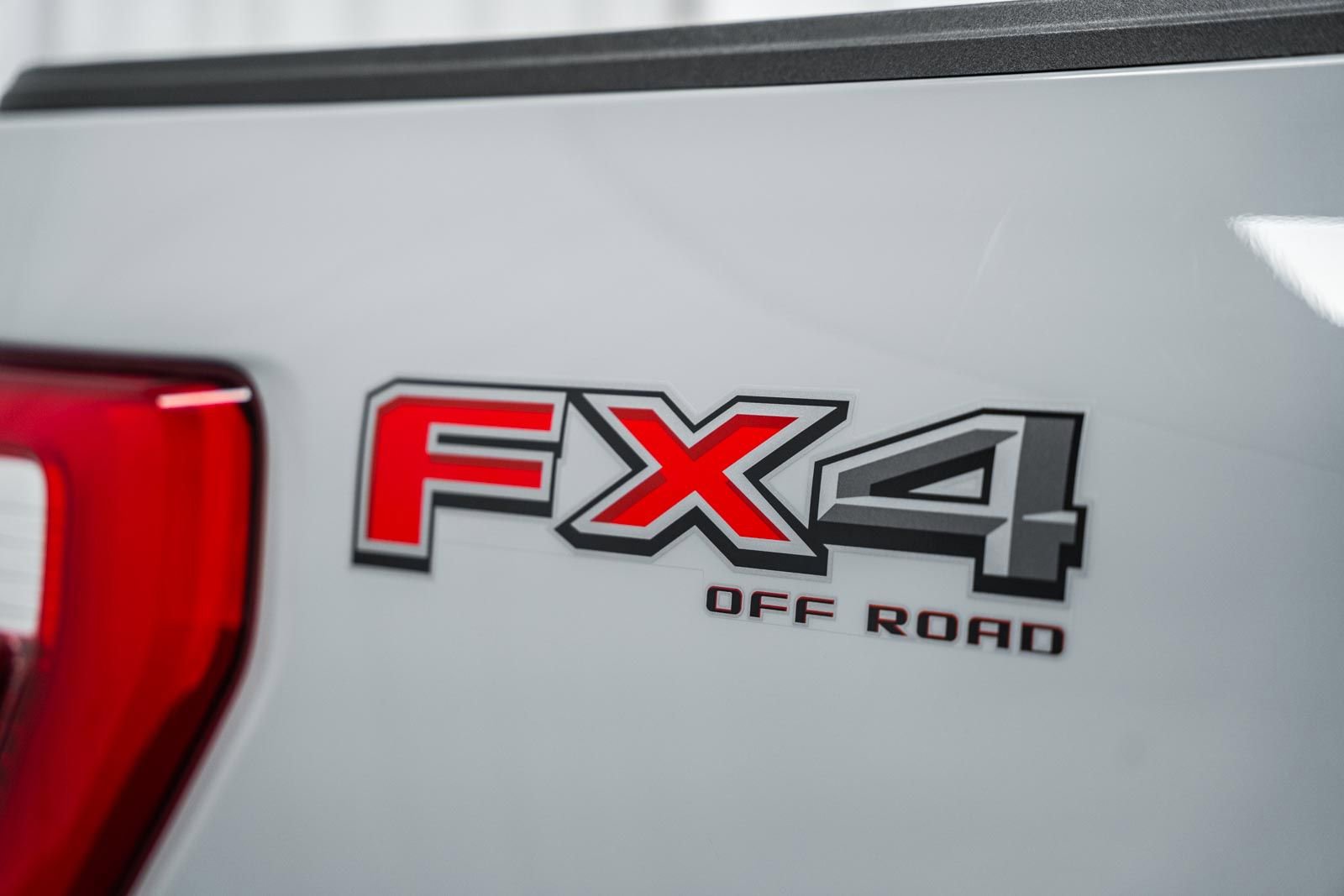 Certified 2023 Ford F150 Lariat w/ Equipment Group 502A High image 18