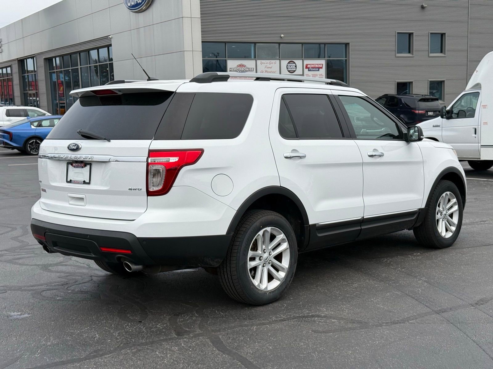 Used 2015 Ford Explorer XLT w/ Equipment Group 201B image 3