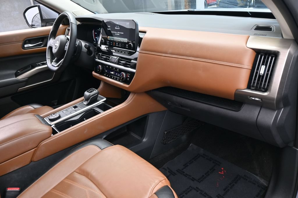 Used 2024 Nissan Pathfinder Platinum AWD/4WD image 49